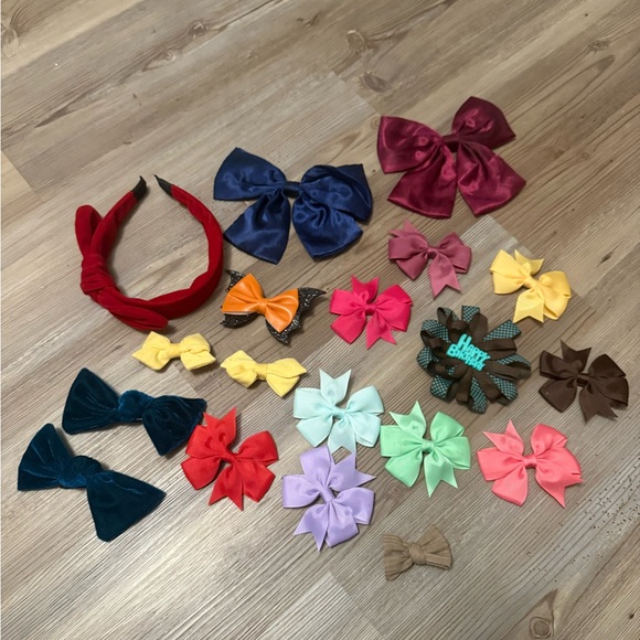 Other - 17 Colorful Bow and 1 Headband